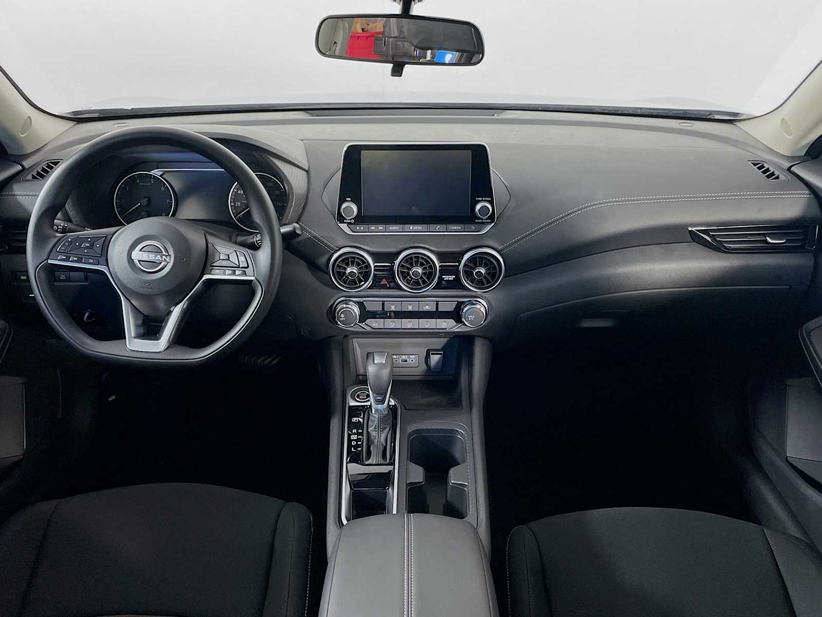 2025 Nissan Sentra SV photo 3