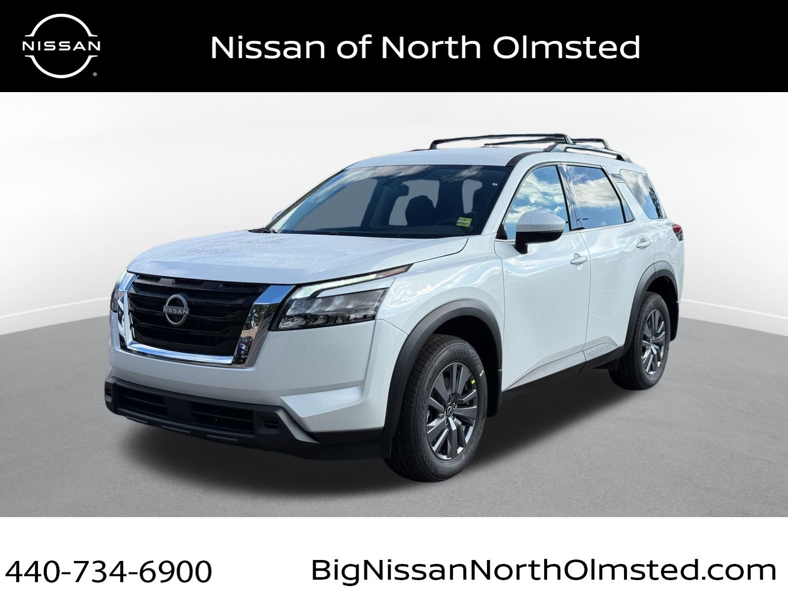 2025 Nissan Pathfinder SV's photo