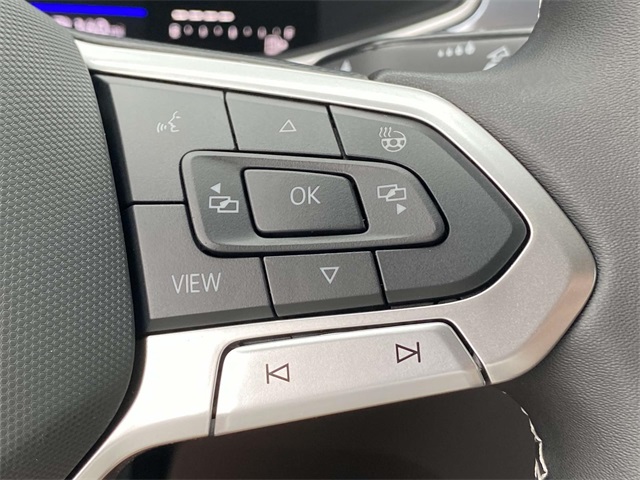 2025 Volkswagen Taos SE photo 16