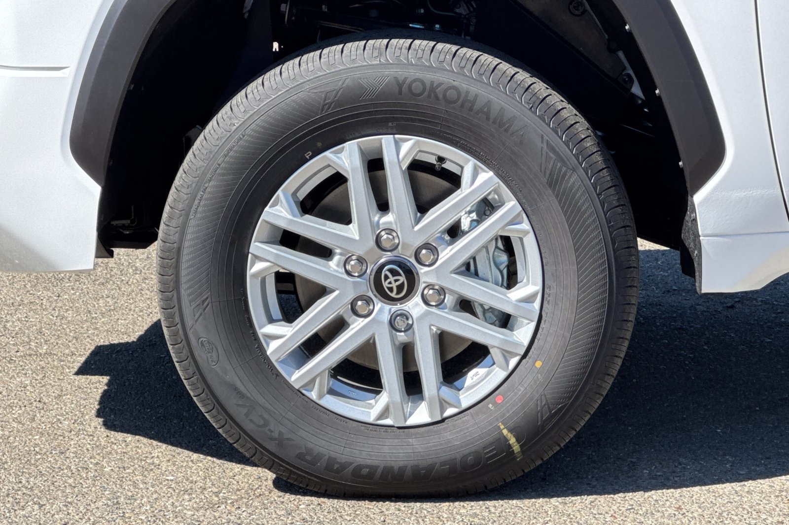 2025 Toyota Tundra SR5 CrewMax photo 32