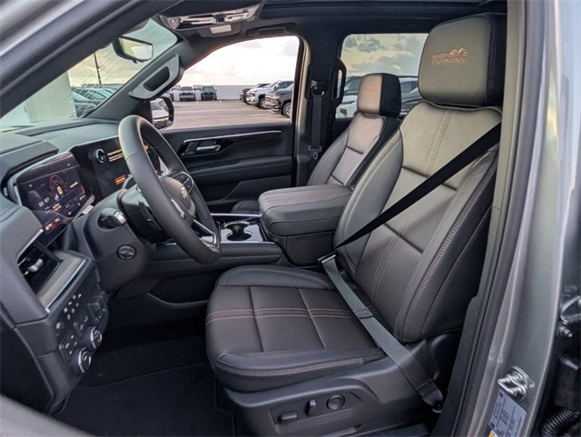 2026 Chevrolet Suburban High Country photo 2