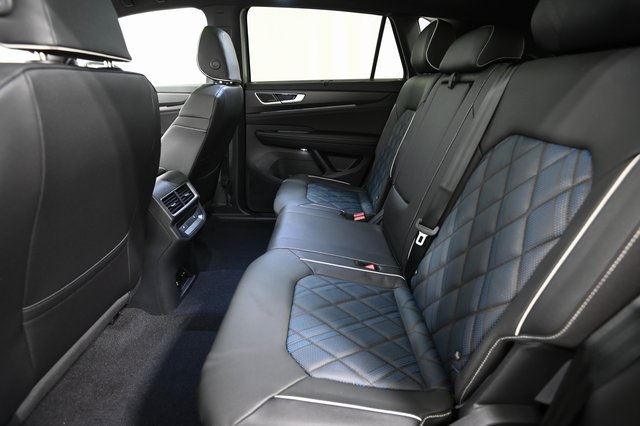 2026 Volkswagen Atlas Cross Sport SEL Premium R-Line photo 7