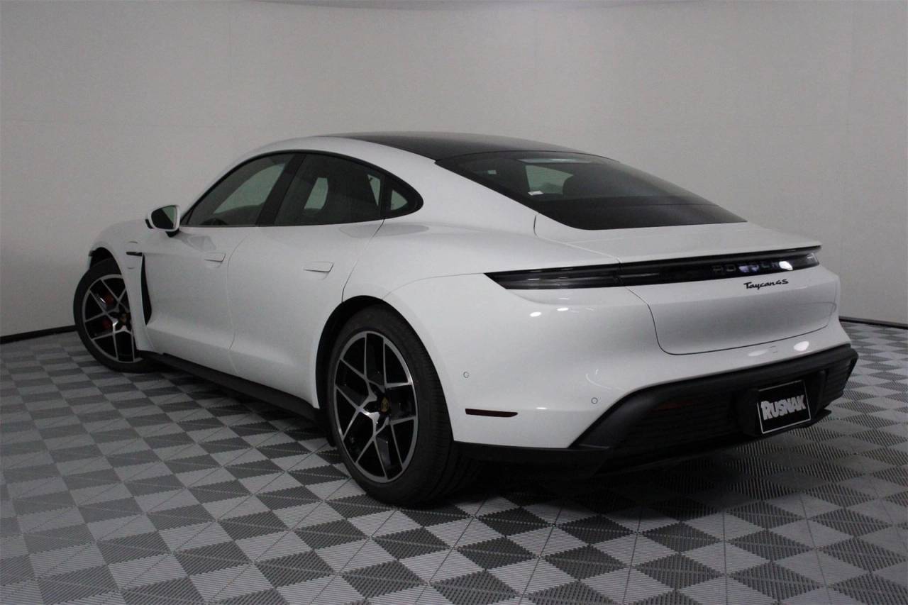 2025 Porsche Taycan 4S photo 3