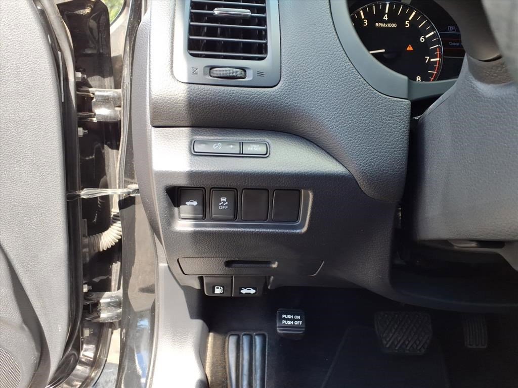 2017 Nissan Altima 2.5 SV photo 11