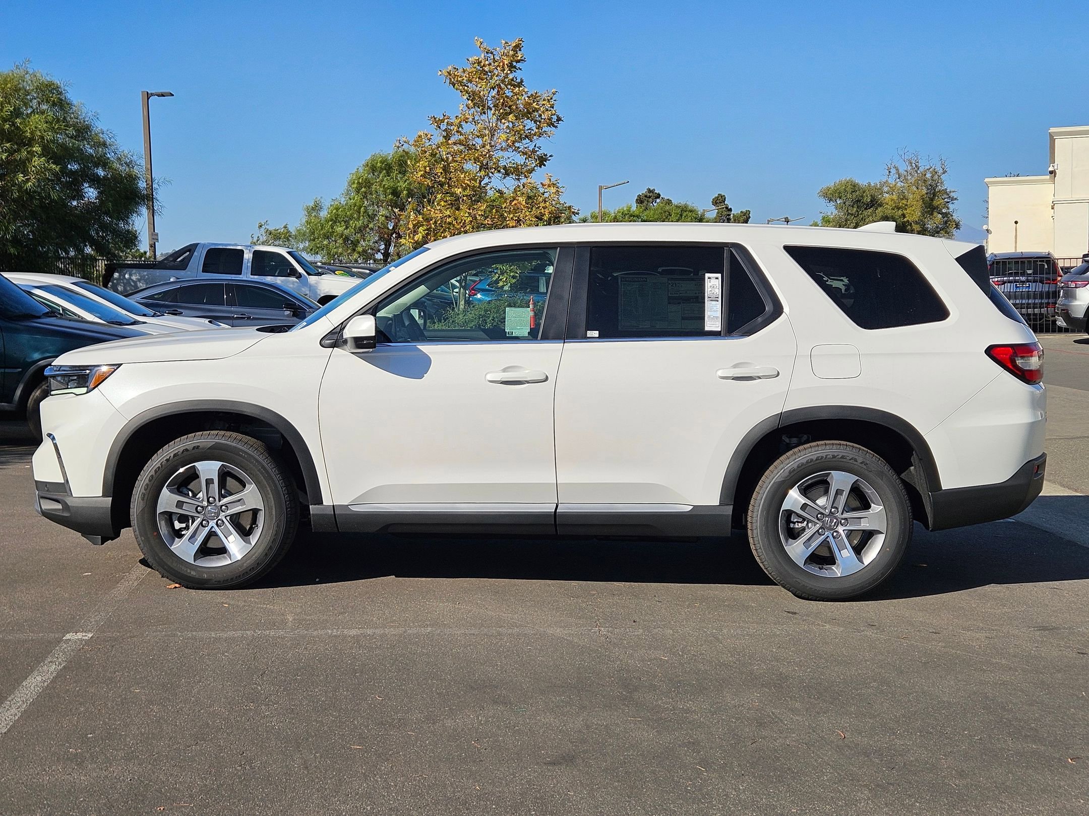 2025 Honda Pilot EX-L photo 2
