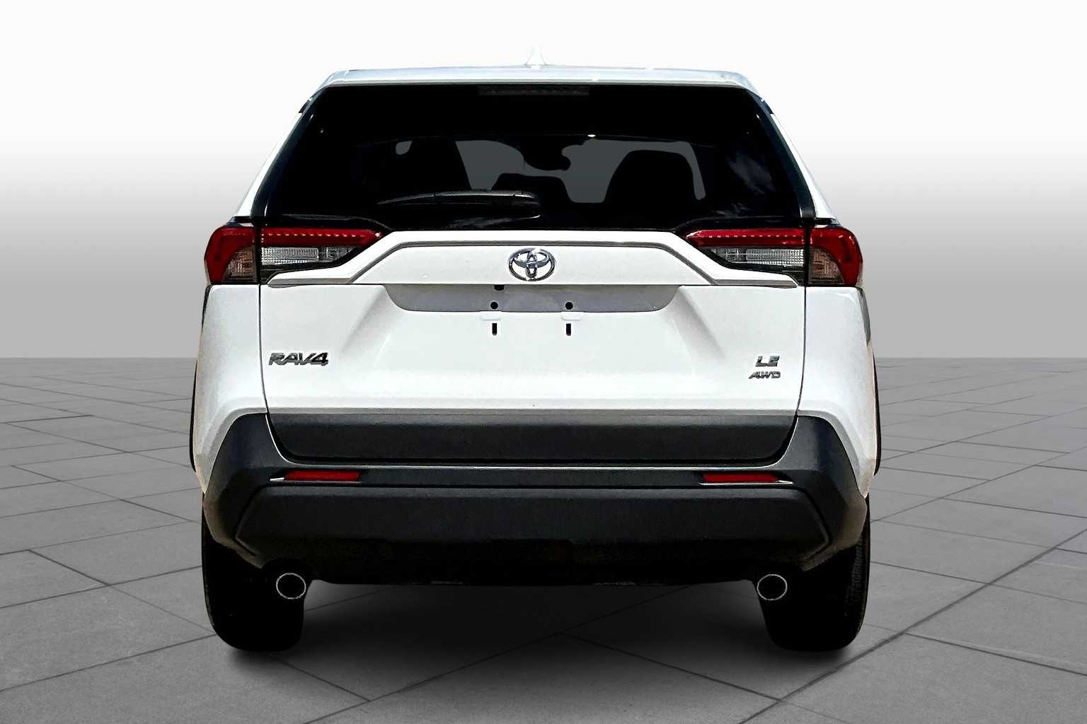 2024 Toyota RAV4 LE photo 4