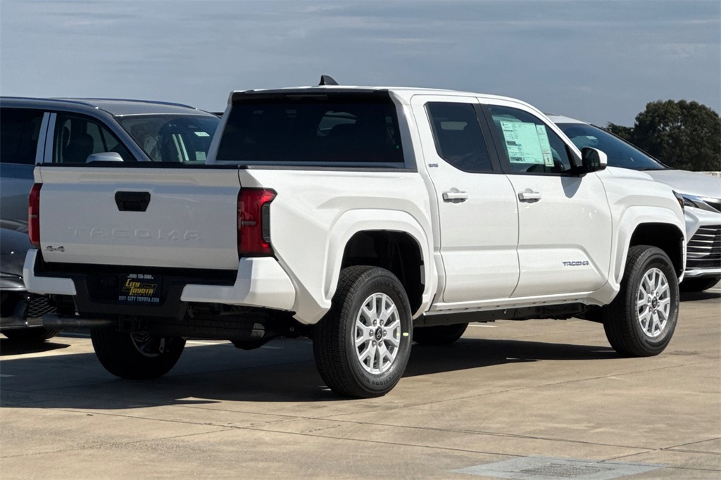 2025 Toyota Tacoma SR5 Double Cab photo 4