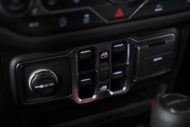 2025 Jeep Gladiator Sport photo 11