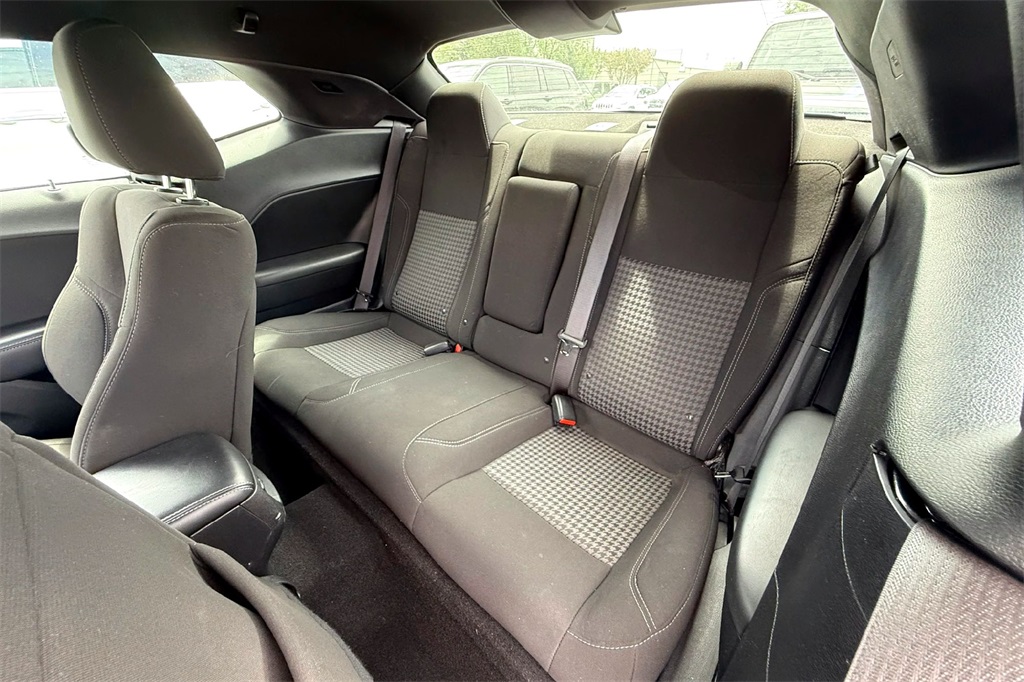 2023 Dodge Challenger SXT photo 8