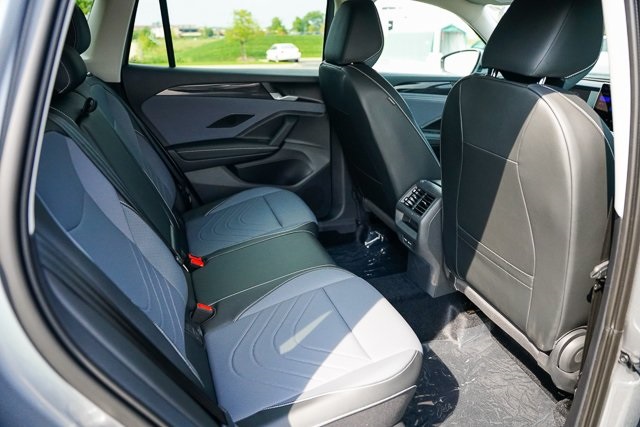 2025 Volkswagen Tiguan SE photo 29
