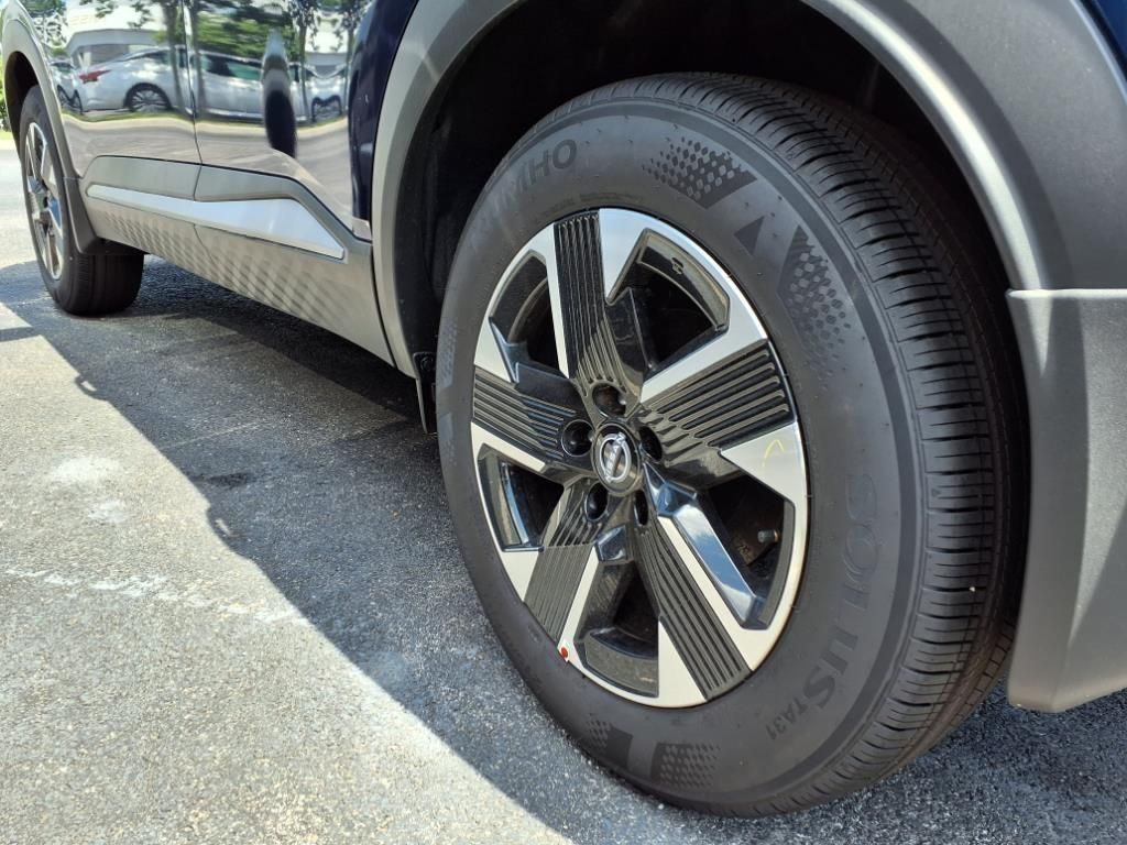 2025 Nissan Kicks SV photo 29