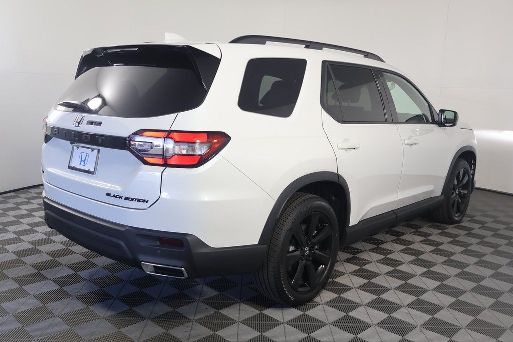 2025 Honda Pilot Black Edition photo 2