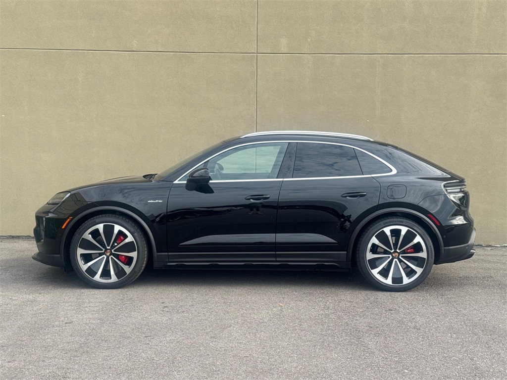 2025 Porsche Macan Electric photo 2