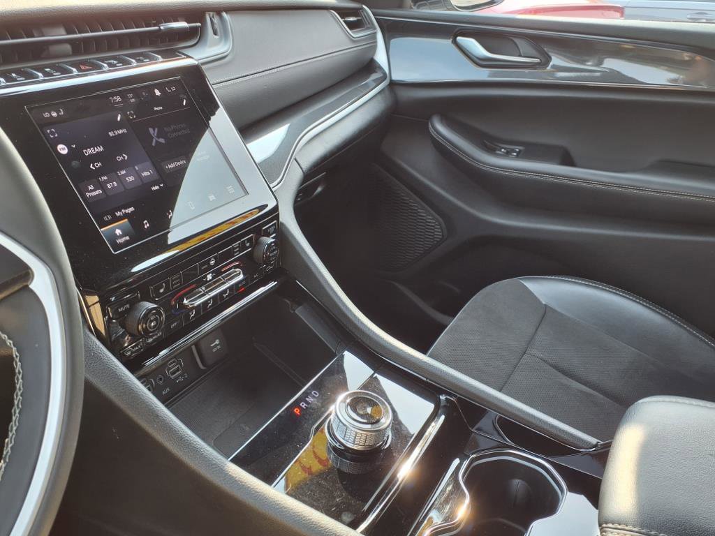 2023 Jeep Grand Cherokee Altitude photo 22