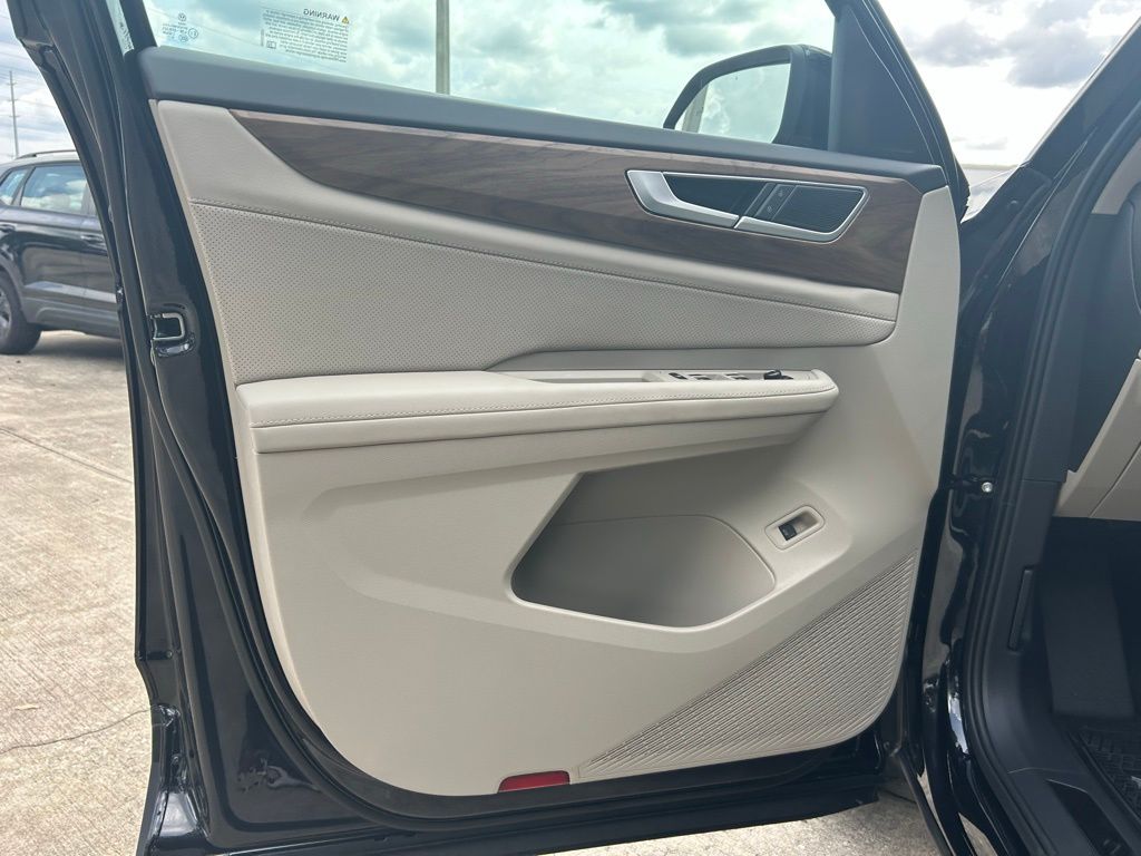2026 Volkswagen Atlas SE Technology photo 41