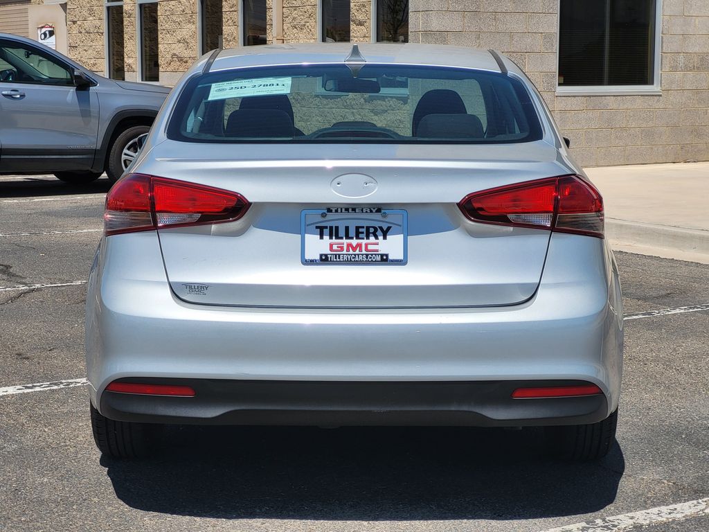 2017 Kia Forte LX Base photo 5