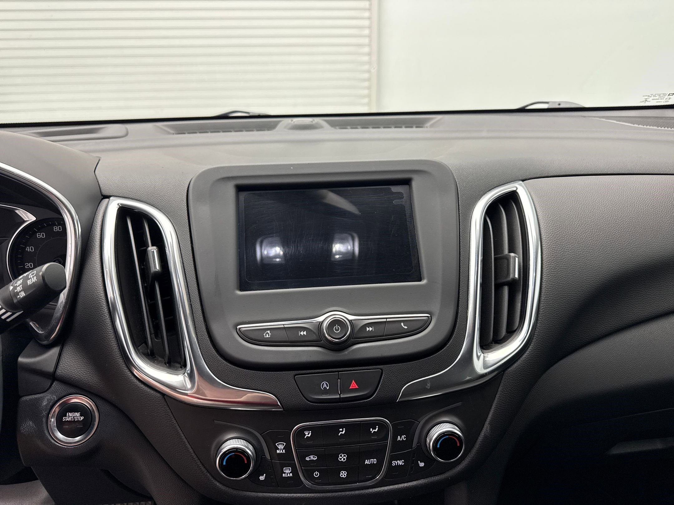 2022 Chevrolet Equinox photo 32