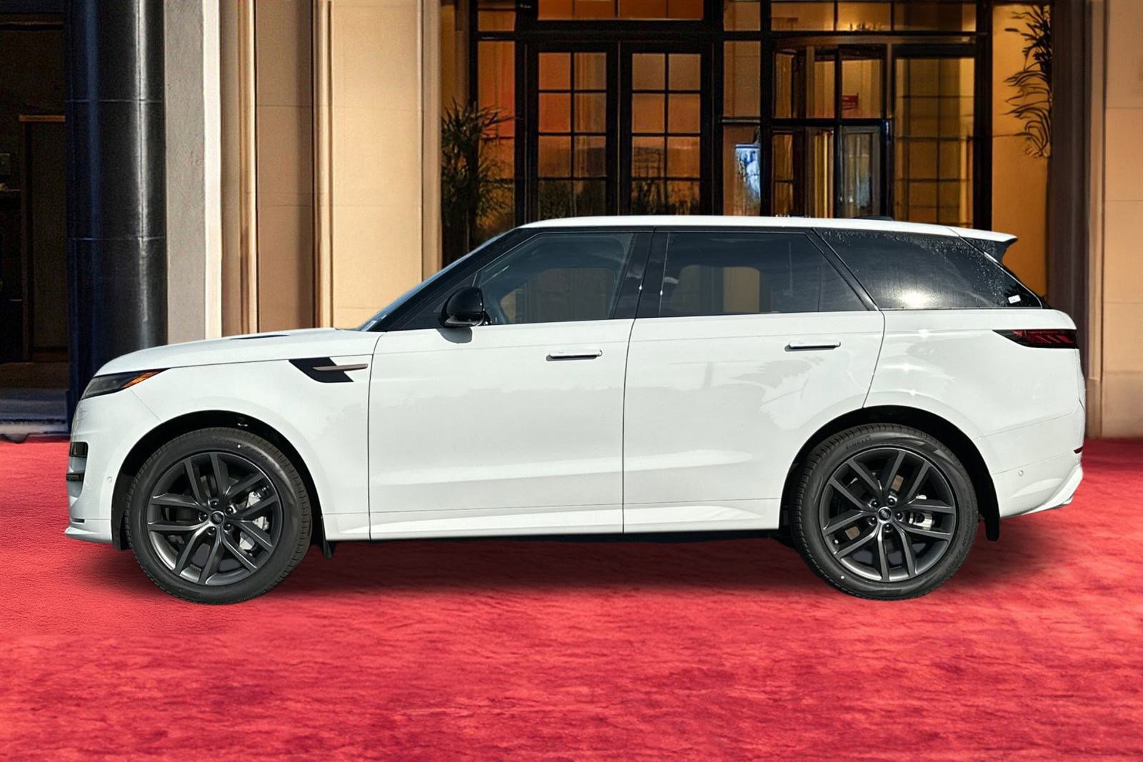 2025 Land Rover Range Rover Sport SE photo 2