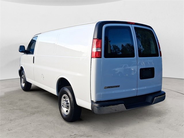 2023 Chevrolet Express Cargo Van 2500 photo 3
