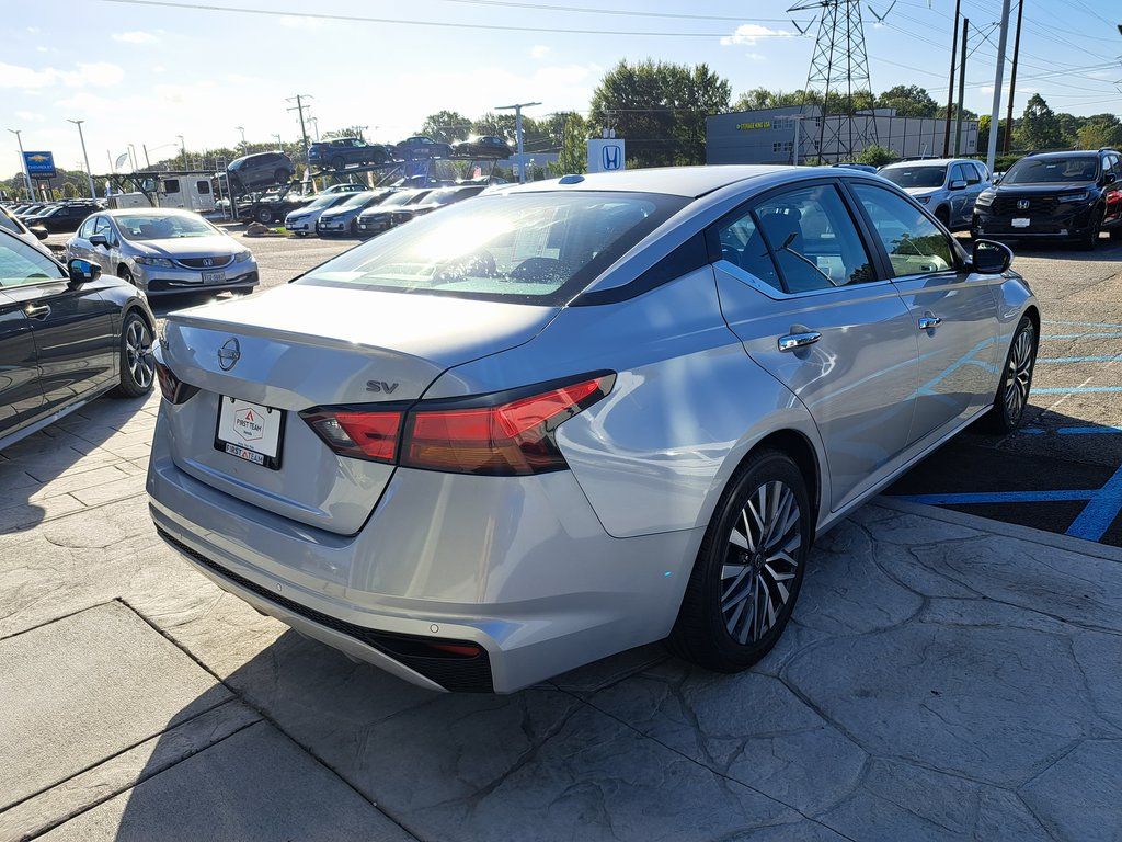 2023 Nissan Altima 2.5 SV photo 2