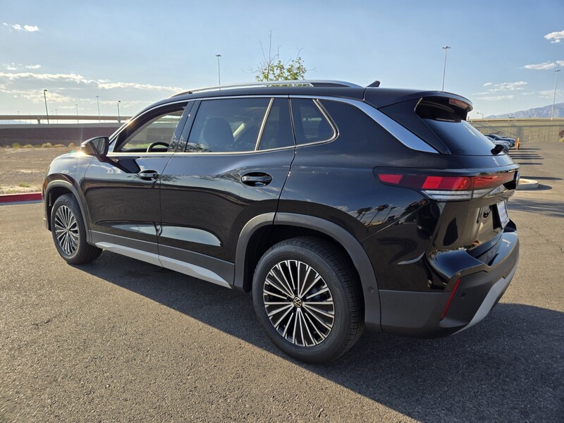 2025 Volkswagen Tiguan S photo 3