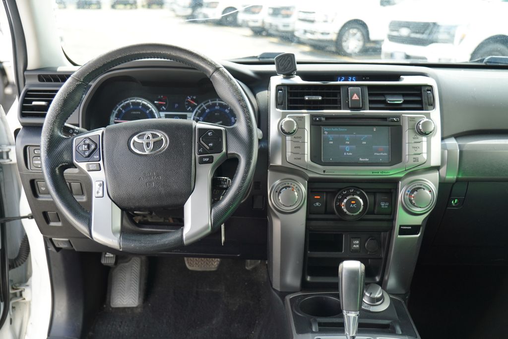 2016 Toyota 4Runner SR5 photo 12