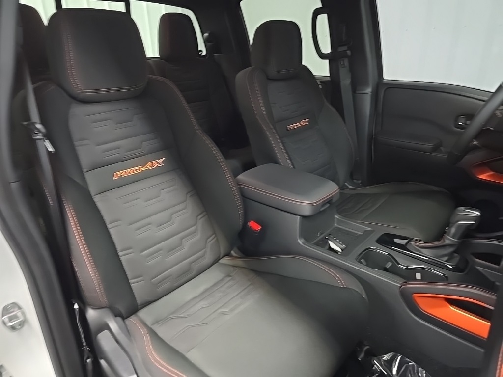 2023 Nissan Frontier PRO-4X photo 13
