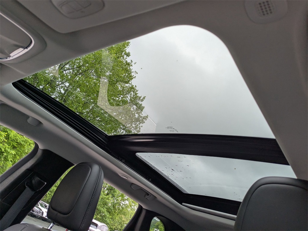 Used 2022 Gray Jeep Limited image 1
