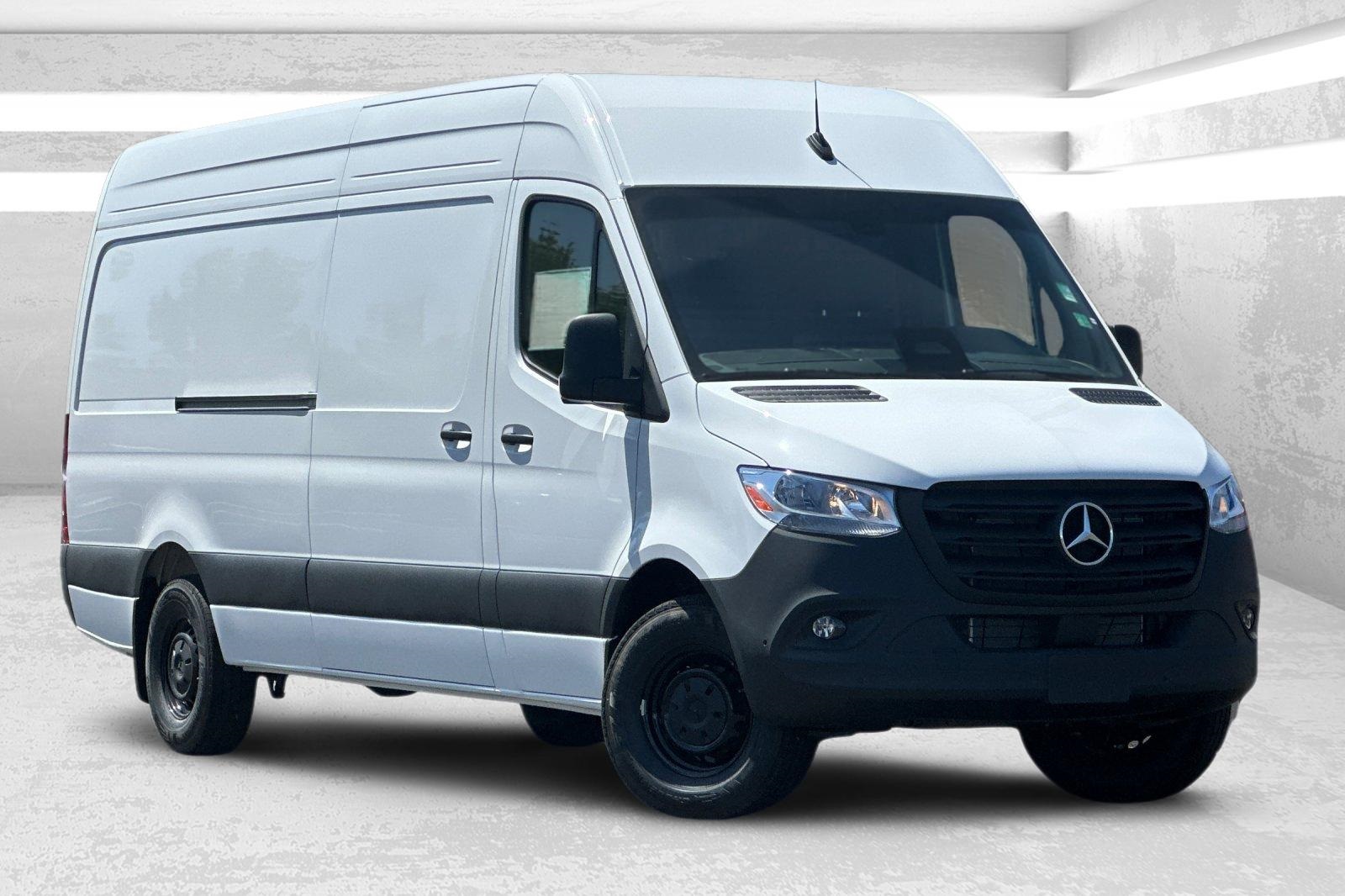 2025 Mercedes-Benz Sprinter Cargo Van Base's photo