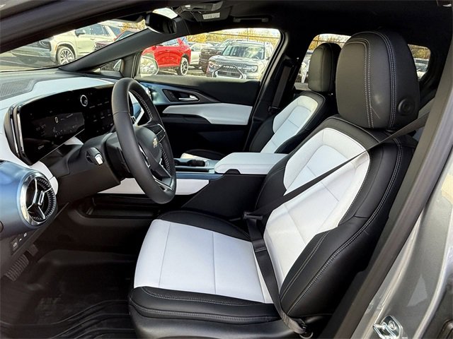 2026 Chevrolet Equinox EV 1LT photo 3