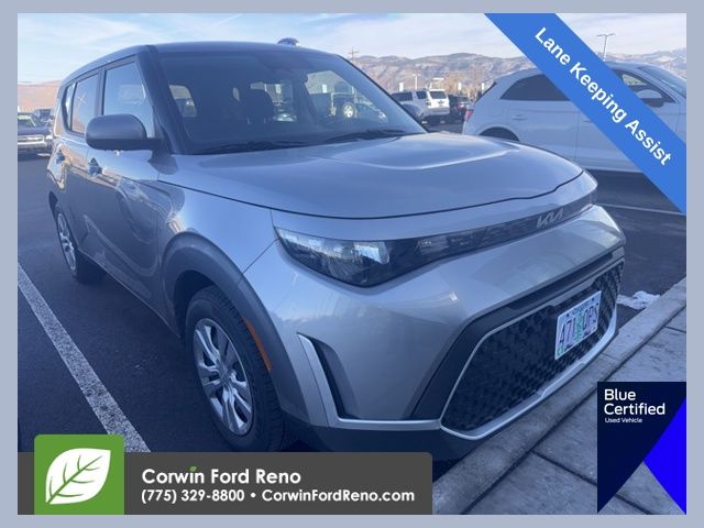 2025 Kia Soul LX's photo