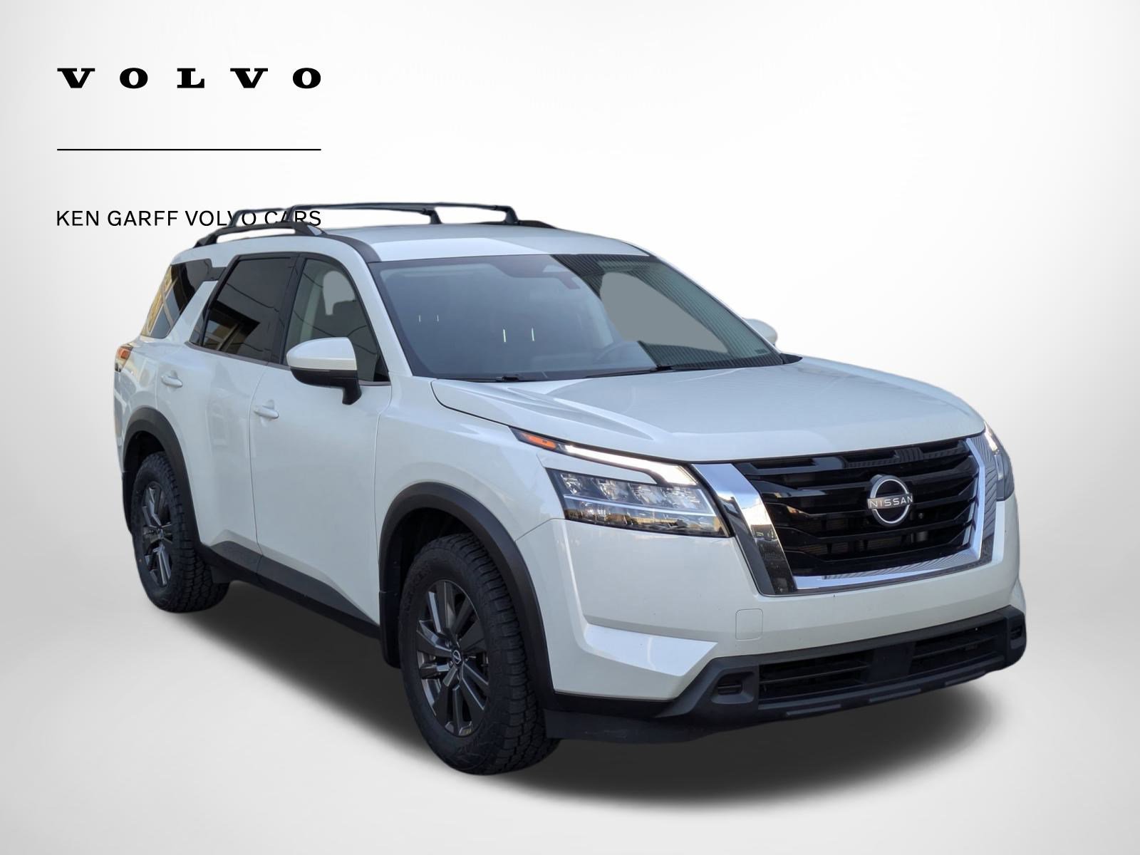 2022 Nissan Pathfinder SV