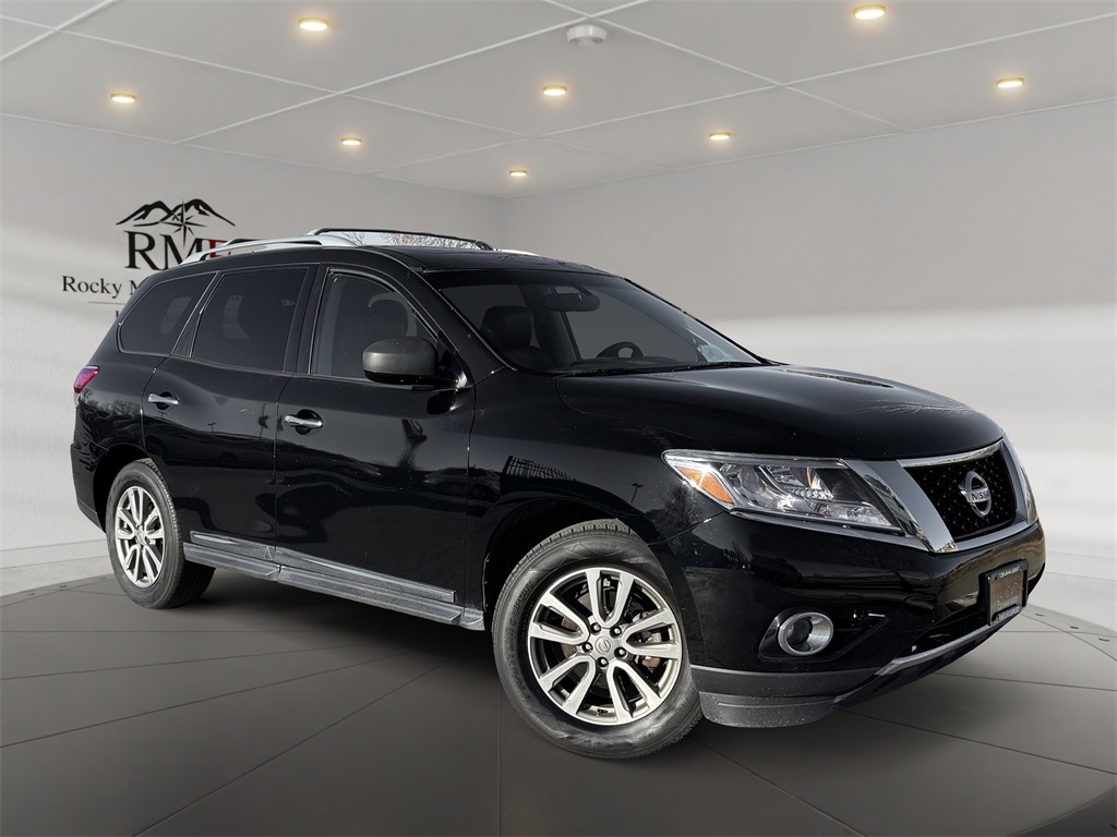 2013 Nissan Pathfinder SL's photo