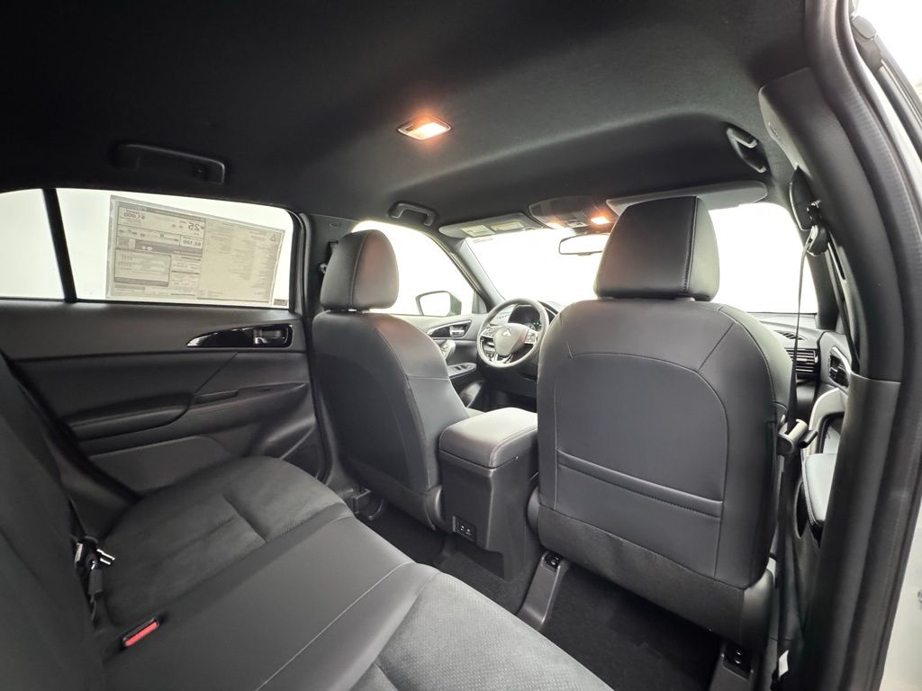 2025 Mitsubishi Eclipse Cross SEL photo 12