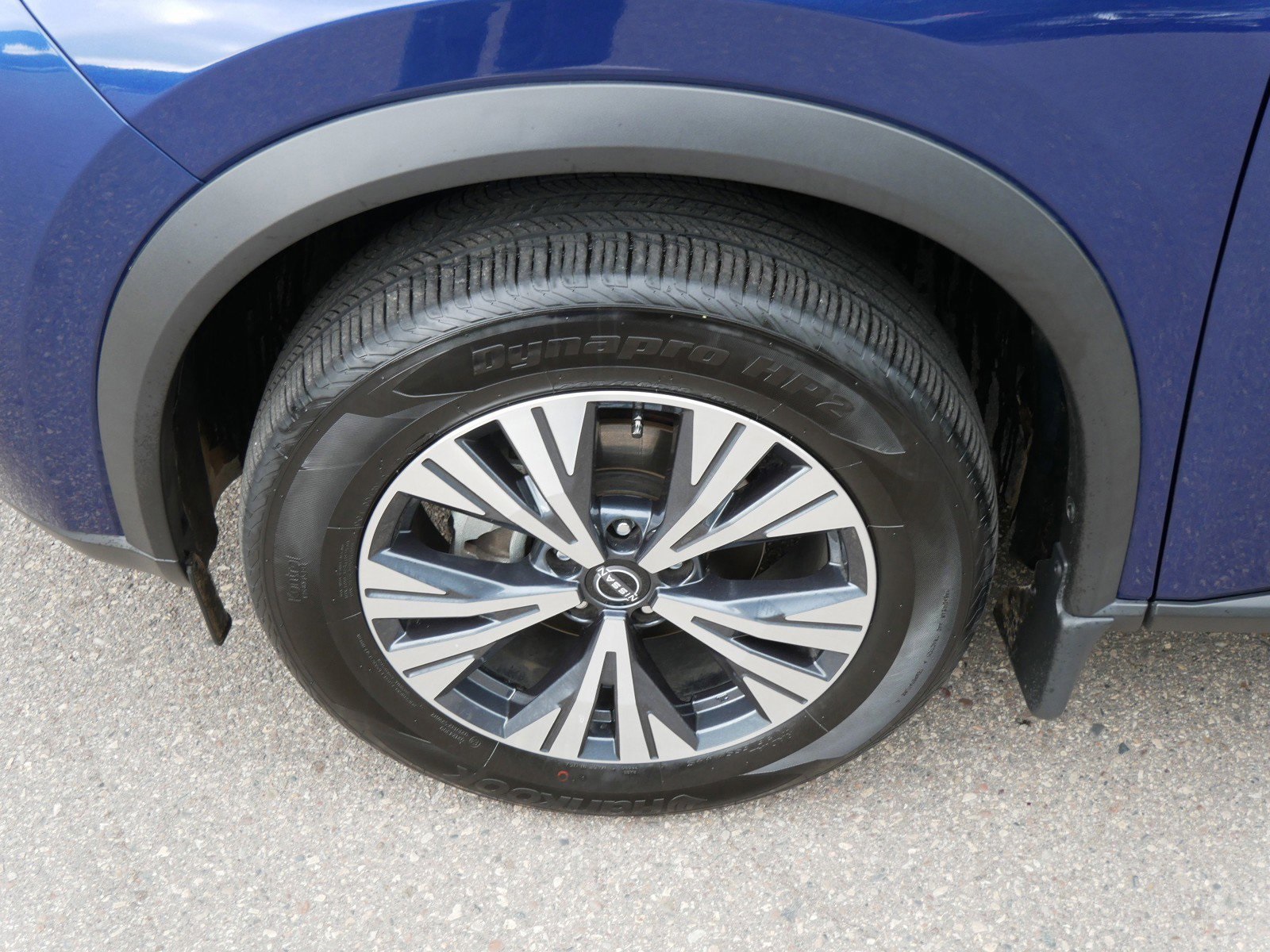2023 Nissan Rogue SV photo 9