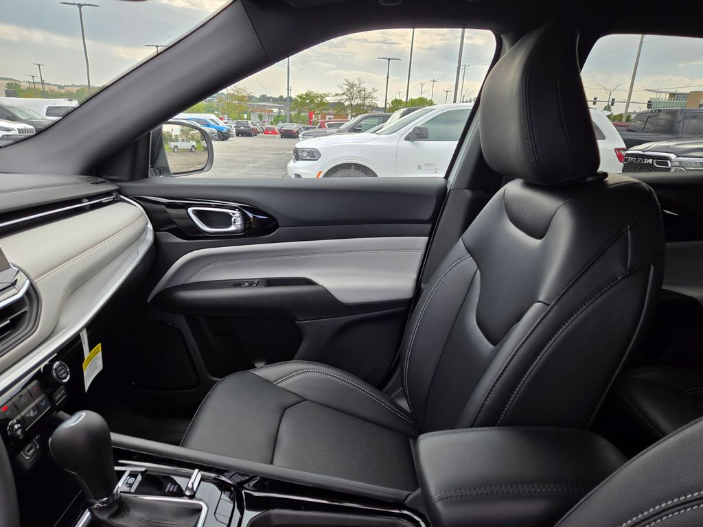 2026 Jeep Compass Limited photo 21
