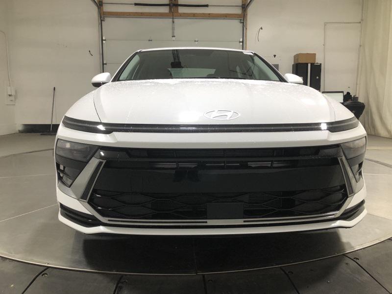 2026 Hyundai Sonata SEL Sport photo 2