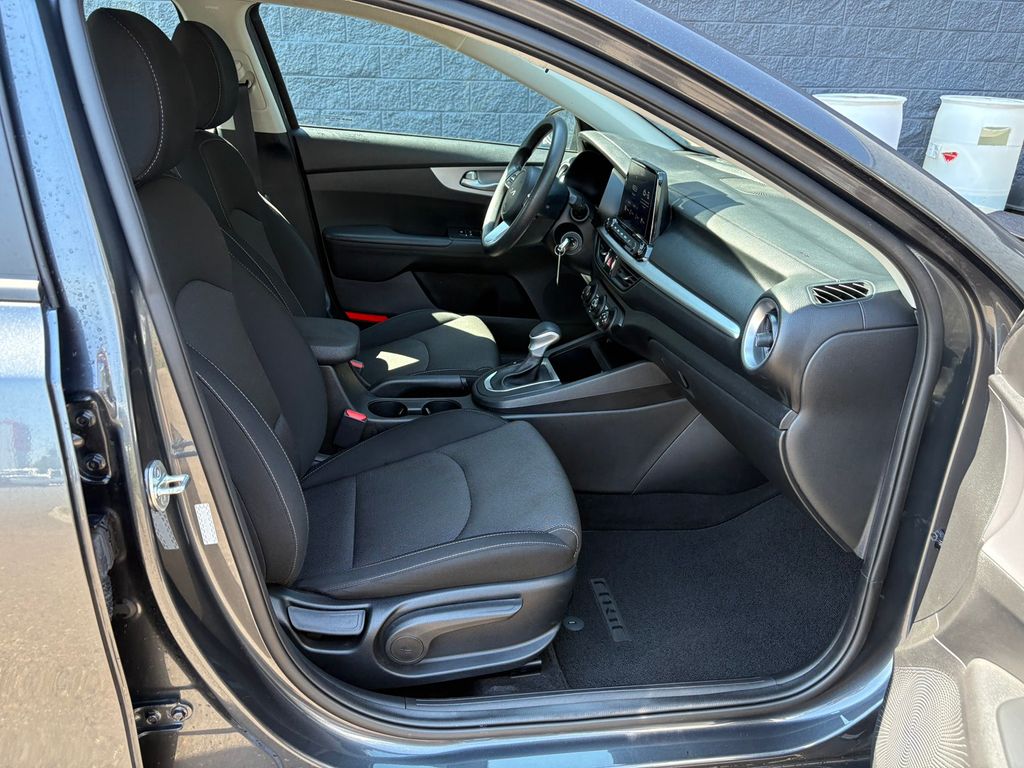 2023 Kia Forte LXS photo 20
