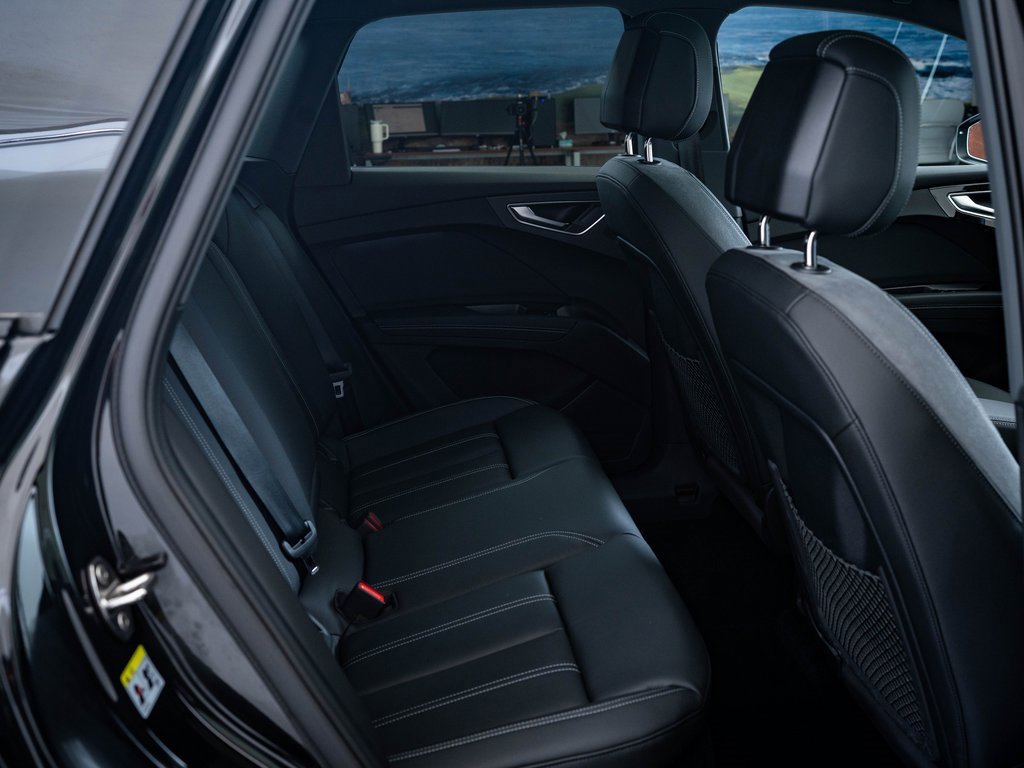 2024 Audi Q4 E-tron Premium Plus photo 35