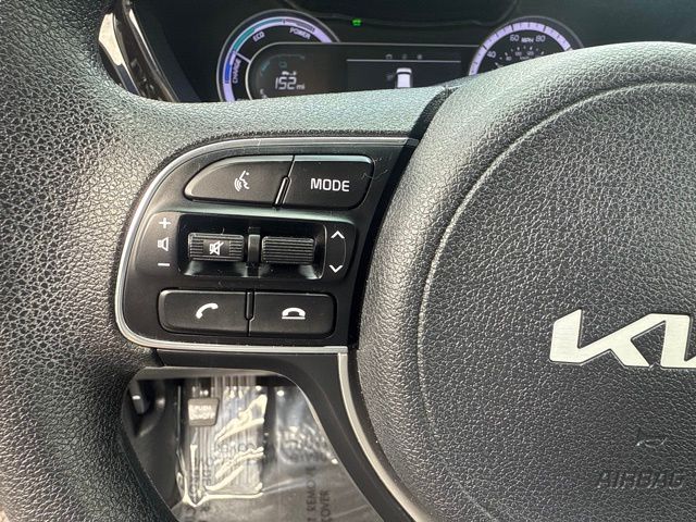 2022 Kia Niro LX photo 23