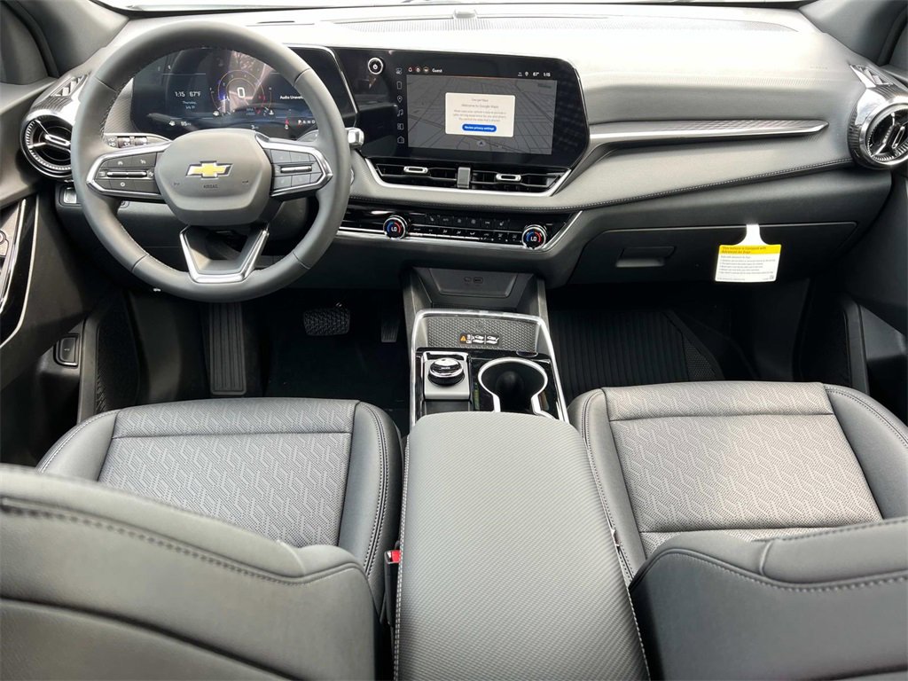2026 Chevrolet Equinox photo 2