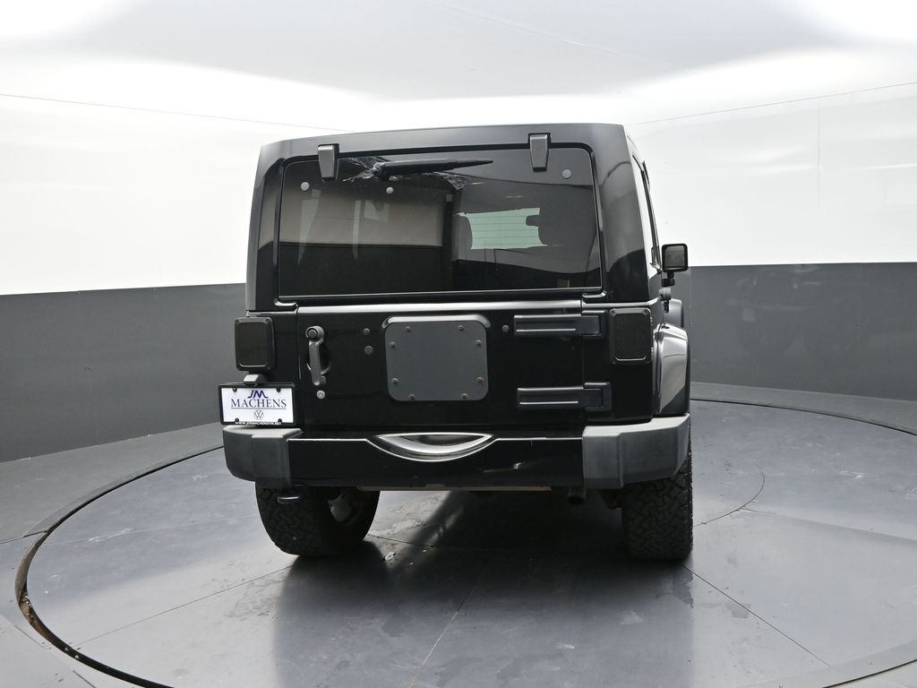 2016 Jeep Wrangler Unlimited Sahara photo 6
