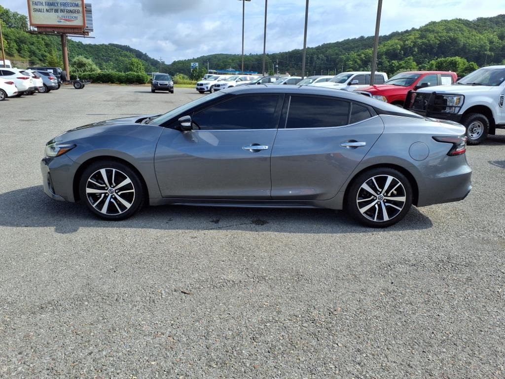2021 Nissan Maxima SV photo 2