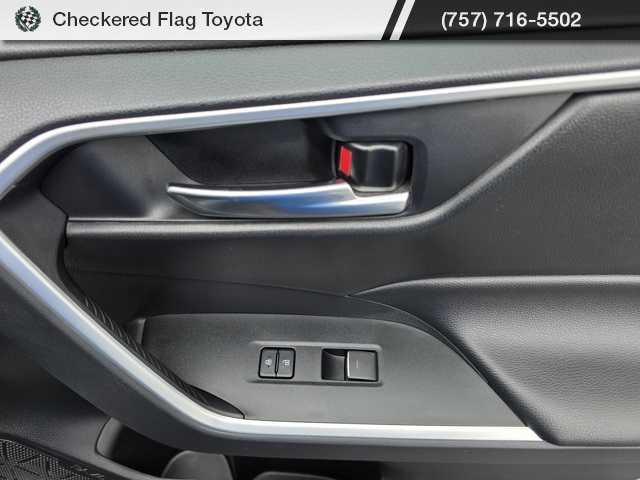 2024 Toyota RAV4 Hybrid XLE photo 38