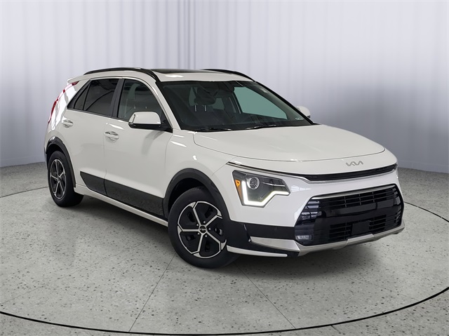 Certified Used 2024 White Kia SX image 1