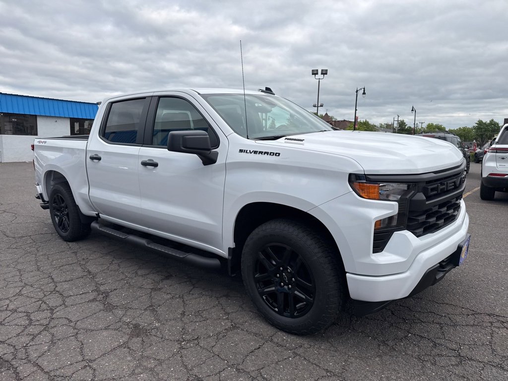 2025 Chevrolet Silverado 1500 Custom photo 4