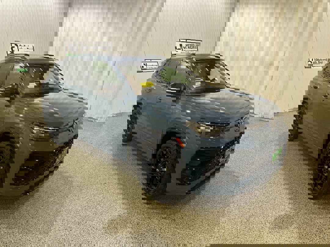 2026 Volkswagen Tiguan Comfortline R-Line Black