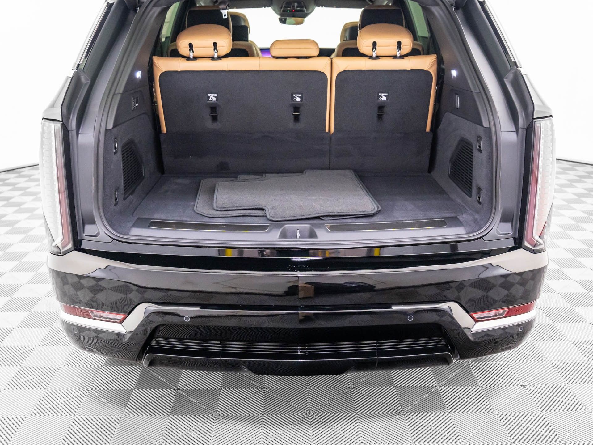 2025 Cadillac Escalade IQ Luxury photo 33