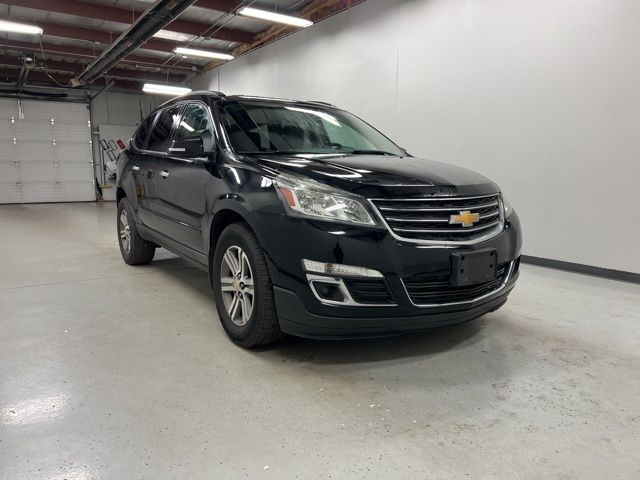 2016 Chevrolet Traverse 2LT photo 3