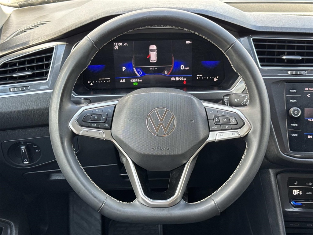 2022 Volkswagen Tiguan SE photo 18